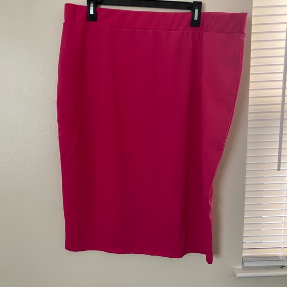 SHEIN CURVE - PINK PENCIL SKIRT - Picture 1 of 5